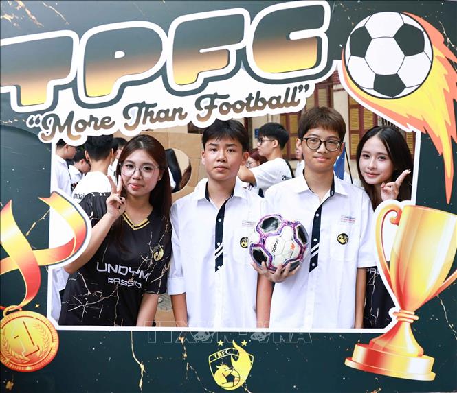 Giới thiệu về các câu lạc bộ văn thể mỹ...của nhà trường để học sinh tìm thấy một niềm đam mê mới, những người bạn đồng hành tuyệt vời và một thanh xuân thật rực rỡ. Ảnh: Thanh Tùng - TTXVN